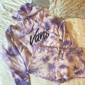 Vans sweatshirt and shorts